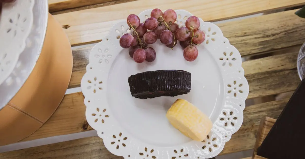 Guide Complet pour Apprécier le Fromage Français : Techniques et Conseils